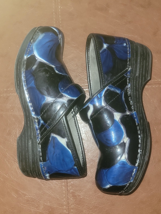 Dansko Shoes - Dansko Blue & Black Marbled Patent Leather Clog Nursing Shoes Sz 38    Size 7.5